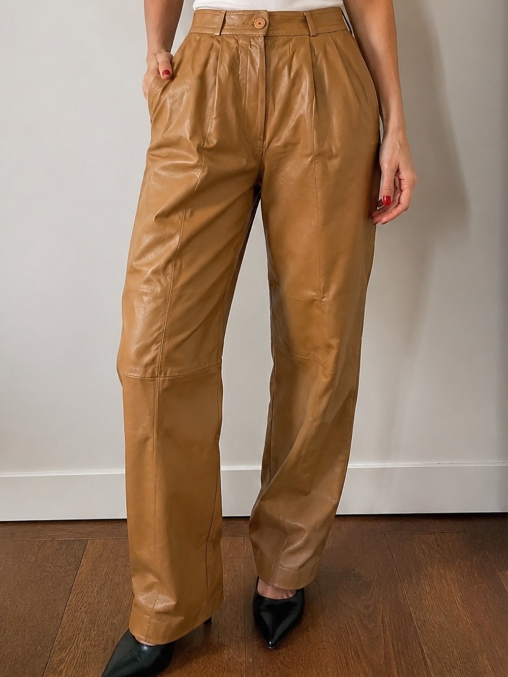 VINTAGE Made in Italy 100% Leather High-Waisted Straight Leg Pleated Pants